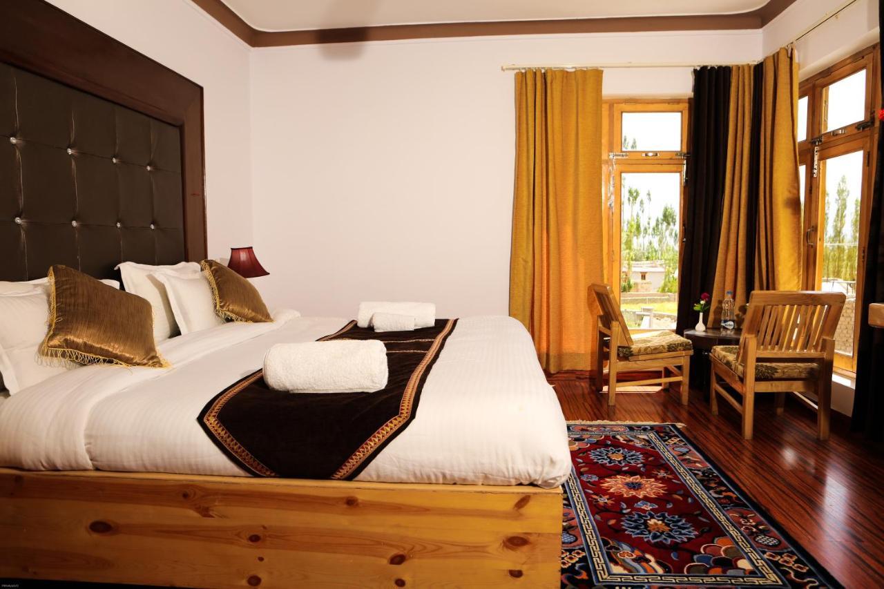 Hotel Nature'S Land Лех Екстериор снимка