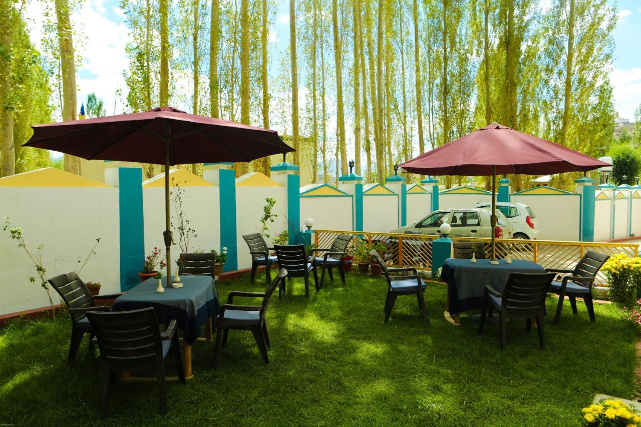 Hotel Nature'S Land Лех Екстериор снимка