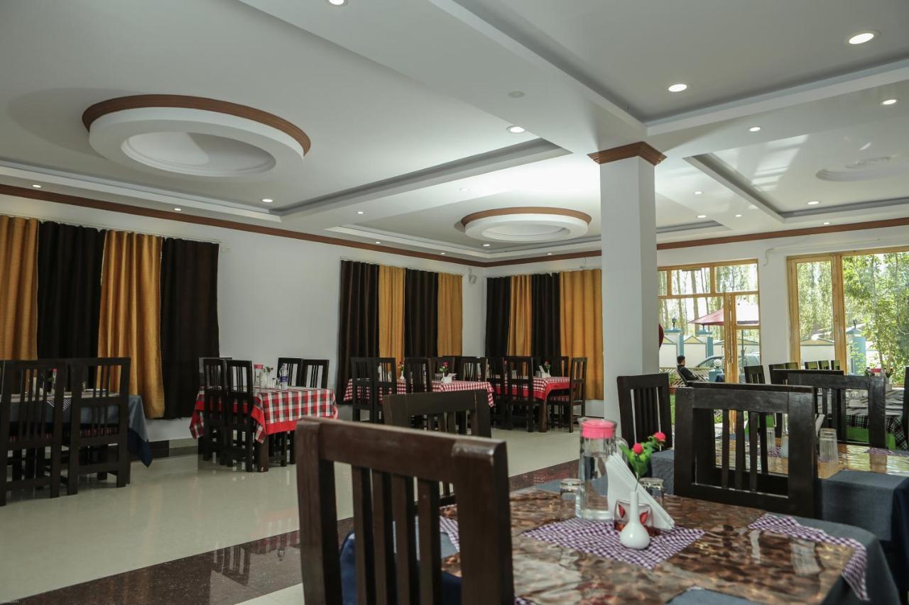 Hotel Nature'S Land Лех Екстериор снимка