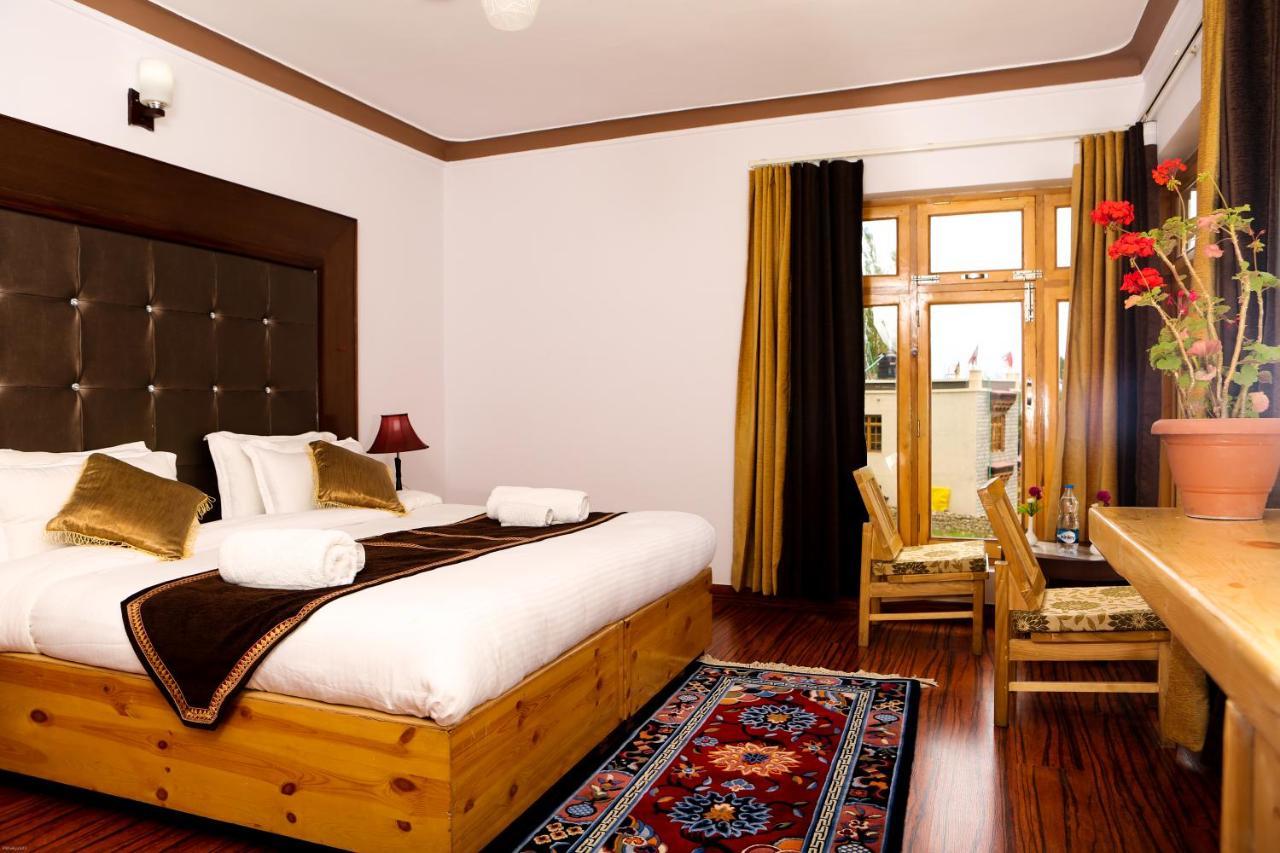 Hotel Nature'S Land Лех Екстериор снимка