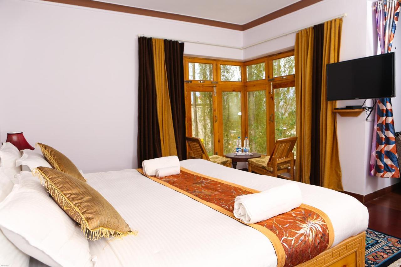 Hotel Nature'S Land Лех Екстериор снимка
